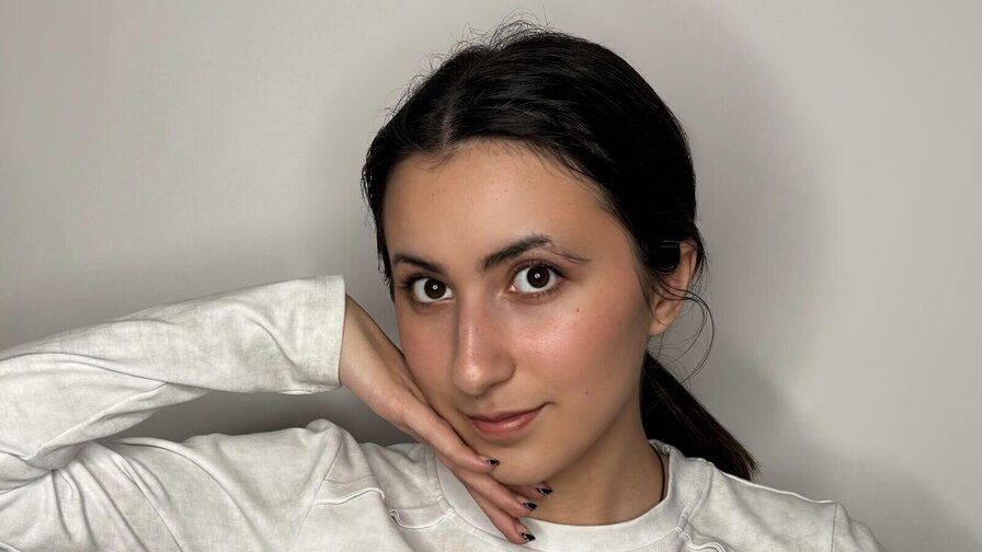 LeilaFaux