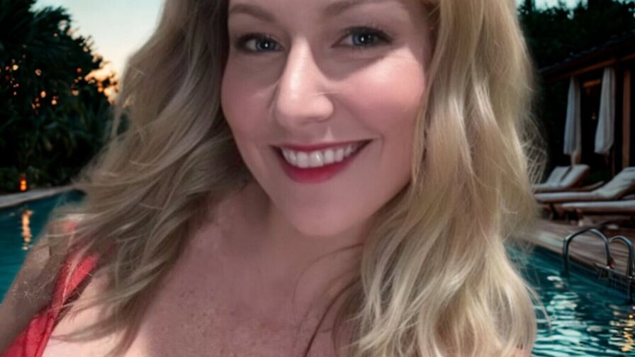 EllaSophiaNoir