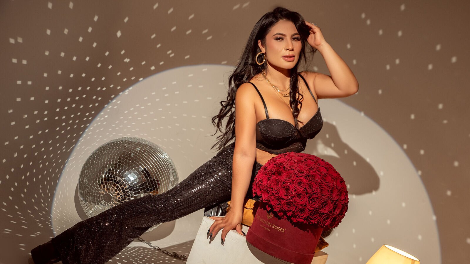 Lazur Online💲&039;s SashaPalmer is on live amateur jasmin webcam show...